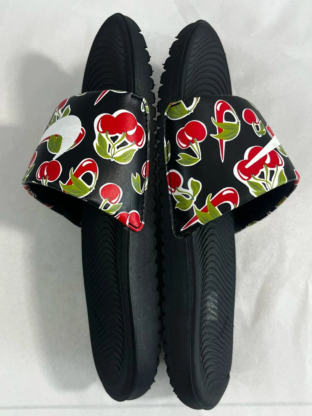 Nike Kawa Cherry Slide SE Sandals with White Swoosh Youth Size 3
